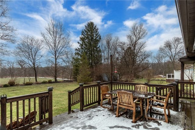 7529 Valley Circle Lane, Boston, NY 14075