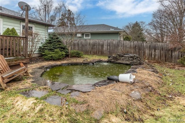 7529 Valley Circle Lane, Boston, NY 14075