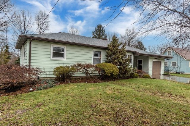 7529 Valley Circle Lane, Boston, NY 14075