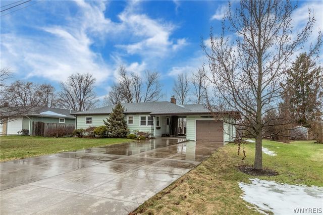 7529 Valley Circle Lane, Boston, NY 14075