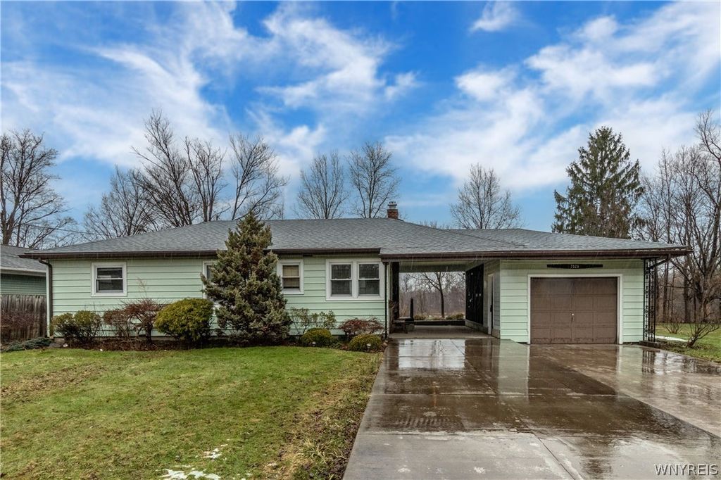 7529 Valley Circle Lane, Boston, NY 14075