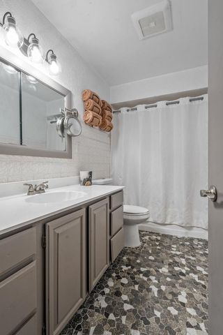 2112 N OWAISSA STREET, Appleton, WI 54911