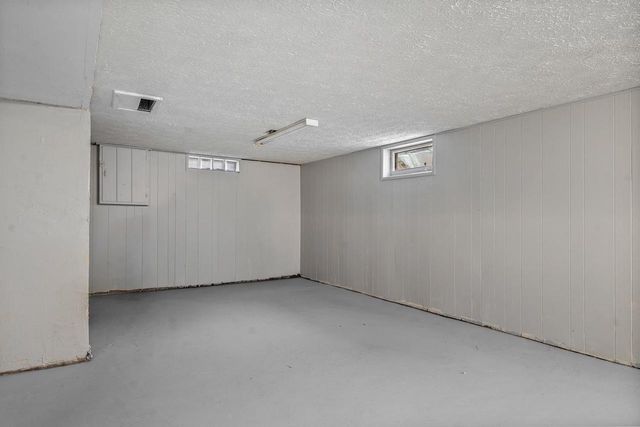 2112 N OWAISSA STREET, Appleton, WI 54911