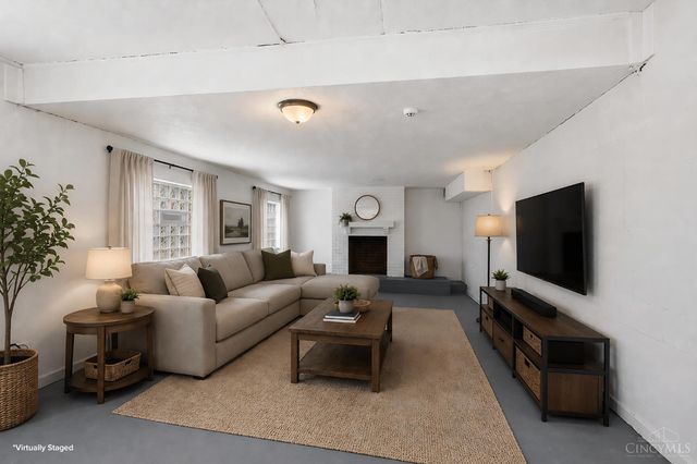2400 Homestead Place, Cincinnati, OH 45211