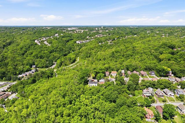 2400 Homestead Place, Cincinnati, OH 45211