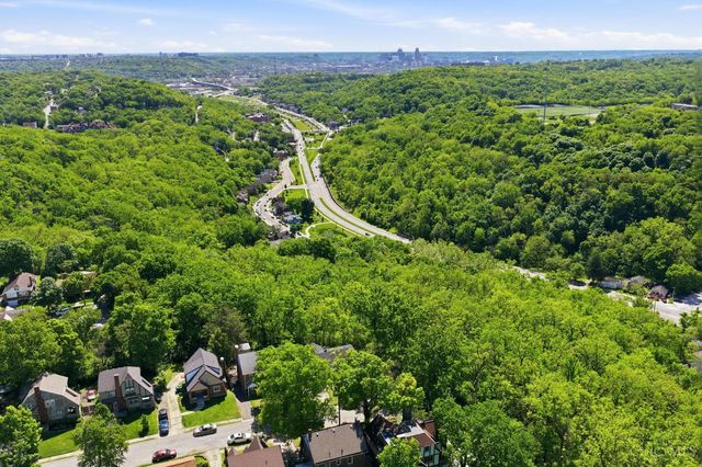 2400 Homestead Place, Cincinnati, OH 45211