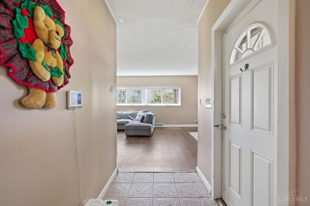 2400 Homestead Place, Cincinnati, OH 45211