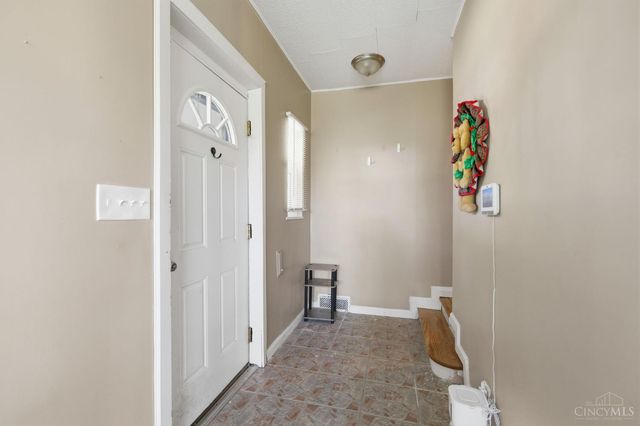 2400 Homestead Place, Cincinnati, OH 45211