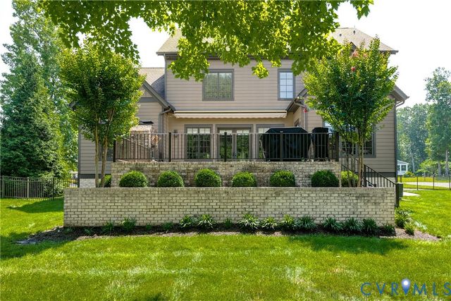 1978 Farnborough Dr, Midlothian, VA 23112