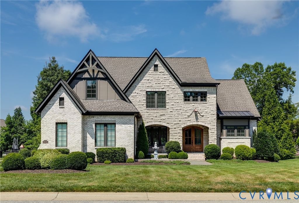 1978 Farnborough Dr, Midlothian, VA 23112