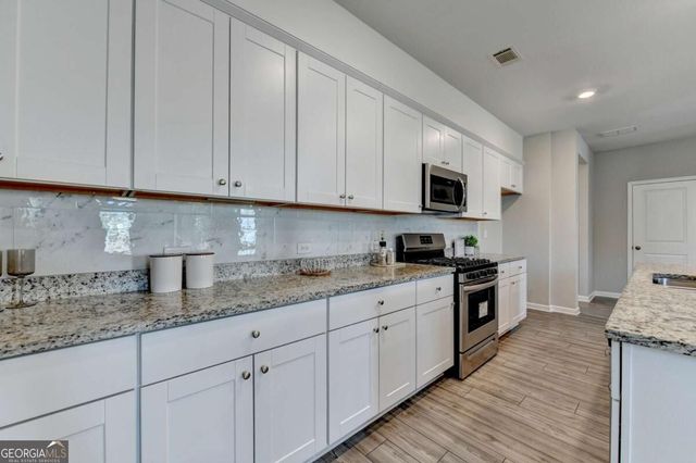 4355 Magpie Drive, Hoschton, GA 30548