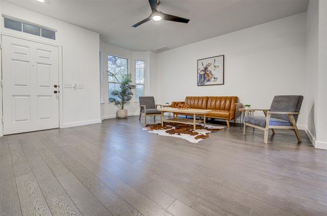 6249 Negley B, Kyle, TX 78640