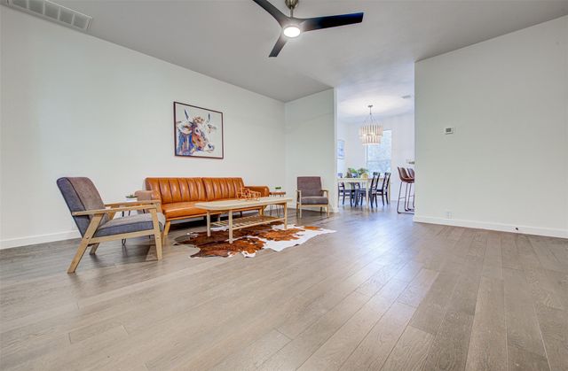 6249 Negley B, Kyle, TX 78640