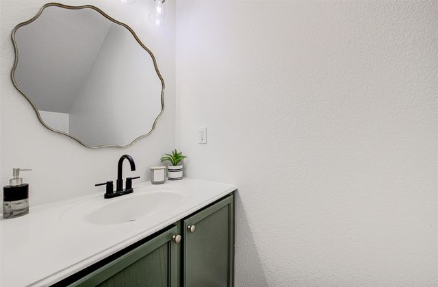 6249 Negley B, Kyle, TX 78640