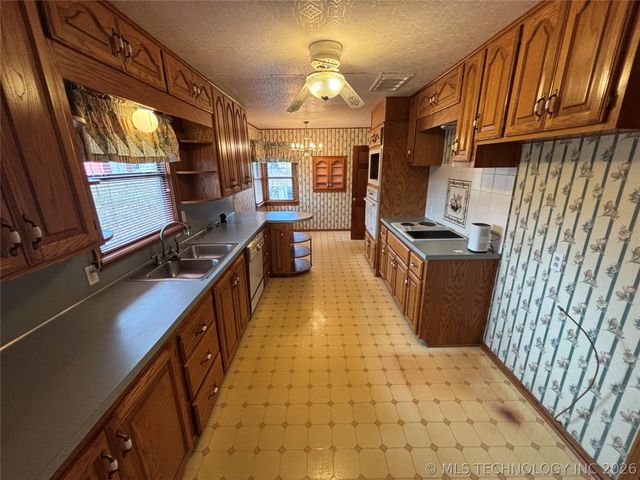 504 N D Avenue, Cleveland, OK 74020