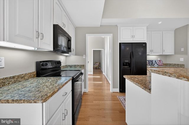 61 HARTZELL DR, Shepherdstown, WV 25443