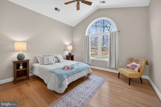 61 HARTZELL DR, Shepherdstown, WV 25443