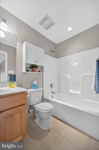 61 HARTZELL DR, Shepherdstown, WV 25443