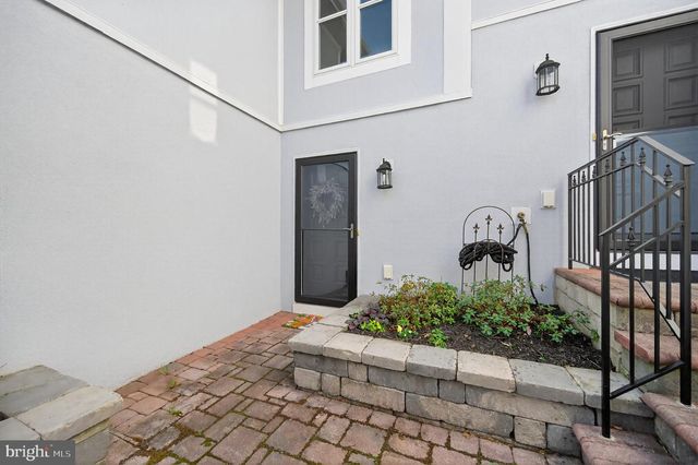 61 HARTZELL DR, Shepherdstown, WV 25443
