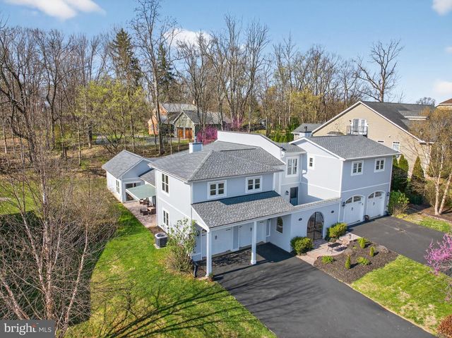 61 HARTZELL DR, Shepherdstown, WV 25443