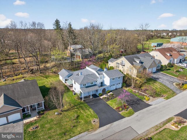 61 HARTZELL DR, Shepherdstown, WV 25443