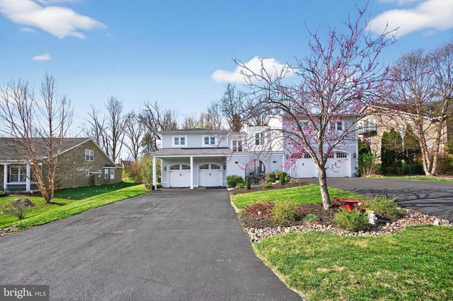 61 HARTZELL DR, Shepherdstown, WV 25443