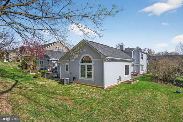 61 HARTZELL DR, Shepherdstown, WV 25443