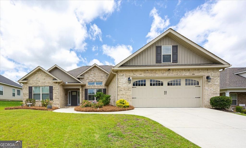 207 Creek Ridge Drive, Warner Robins, GA 31088