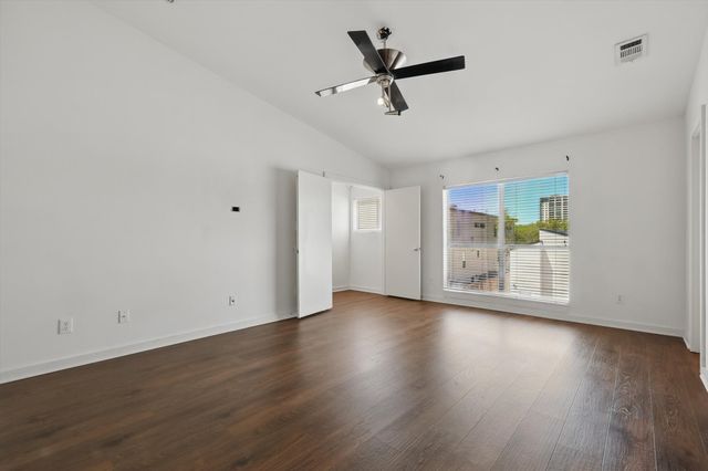 2200 N Peak Street, Dallas, TX 75204