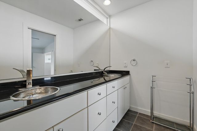 2200 N Peak Street, Dallas, TX 75204