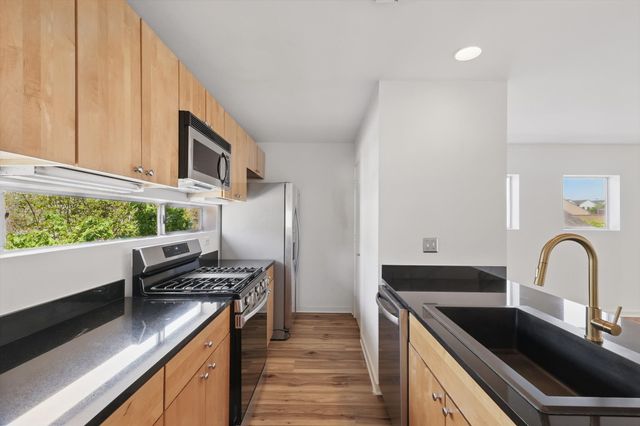 2200 N Peak Street, Dallas, TX 75204