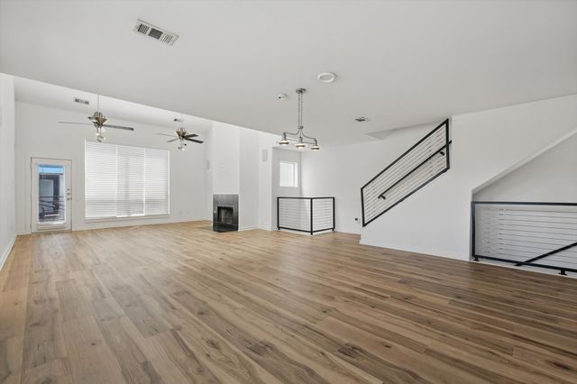 2200 N Peak Street, Dallas, TX 75204
