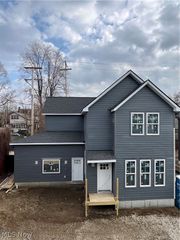 4213 Clinton Avenue, Cleveland, OH 44113