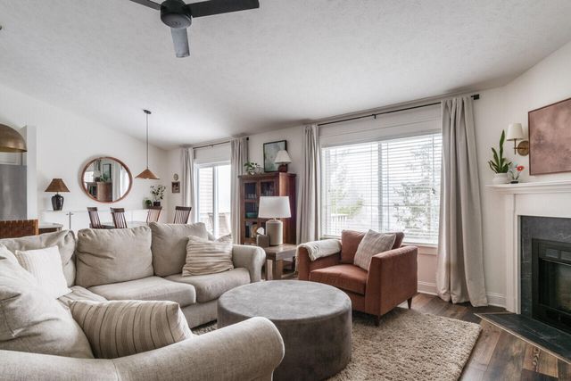 1361 S Village Circle, Kalamazoo, MI 49009