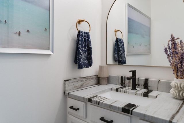 1361 S Village Circle, Kalamazoo, MI 49009