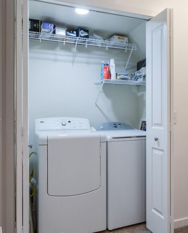 1361 S Village Circle, Kalamazoo, MI 49009