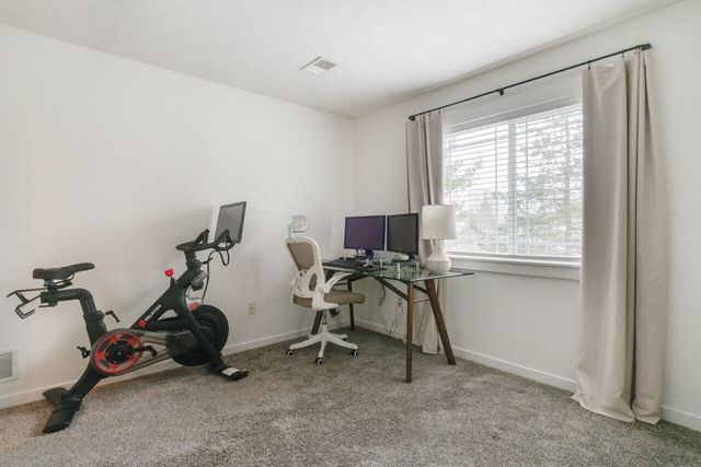 1361 S Village Circle, Kalamazoo, MI 49009