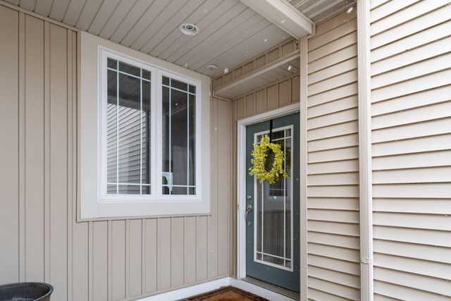 1361 S Village Circle, Kalamazoo, MI 49009