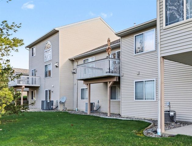 1361 S Village Circle, Kalamazoo, MI 49009