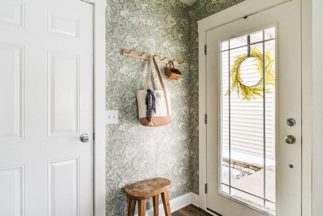 1361 S Village Circle, Kalamazoo, MI 49009