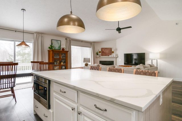 1361 S Village Circle, Kalamazoo, MI 49009