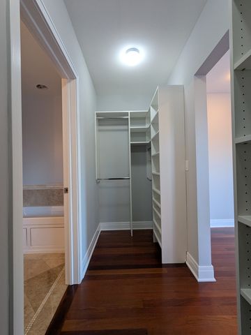 2224 W Touhy Avenue 2, Chicago, IL 60645