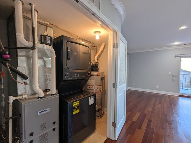 2224 W Touhy Avenue 2, Chicago, IL 60645