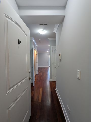 2224 W Touhy Avenue 2, Chicago, IL 60645