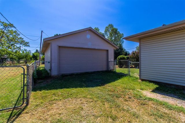 912 Birch Street, Wellston, OK 74881