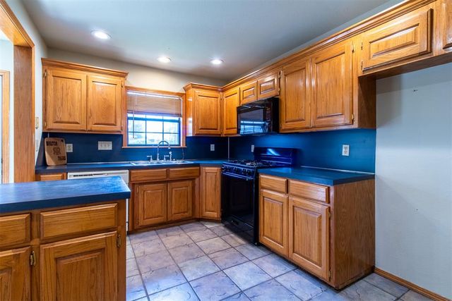 912 Birch Street, Wellston, OK 74881