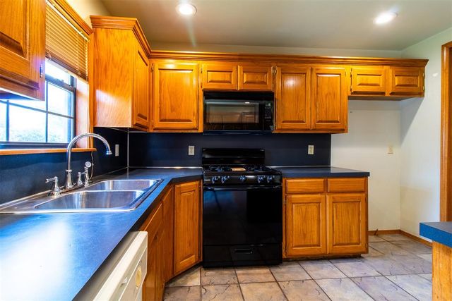 912 Birch Street, Wellston, OK 74881