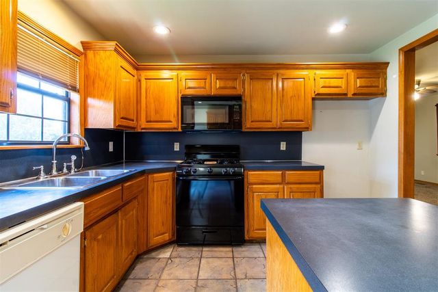 912 Birch Street, Wellston, OK 74881