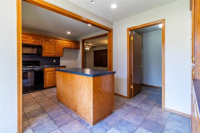 912 Birch Street, Wellston, OK 74881