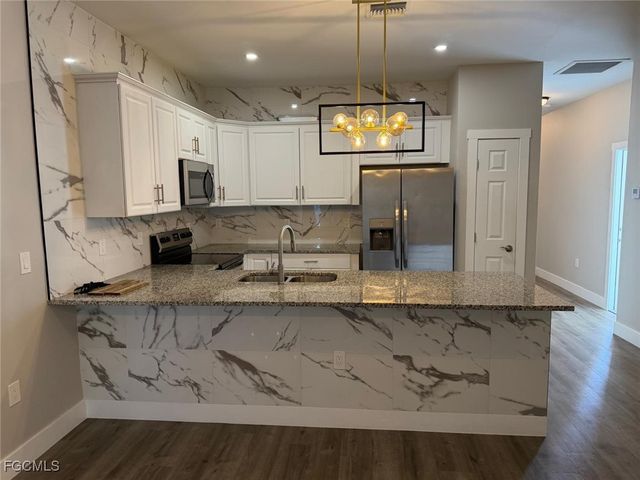 4644 25th ST SW, Lehigh Acres, FL 33973